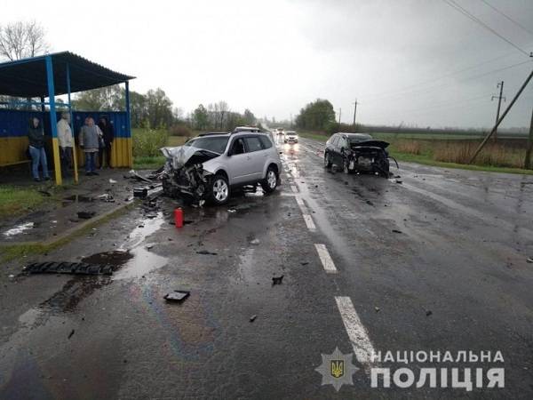 Под Харьковом в результате лобового столкновения автомобилей погиб пассажир