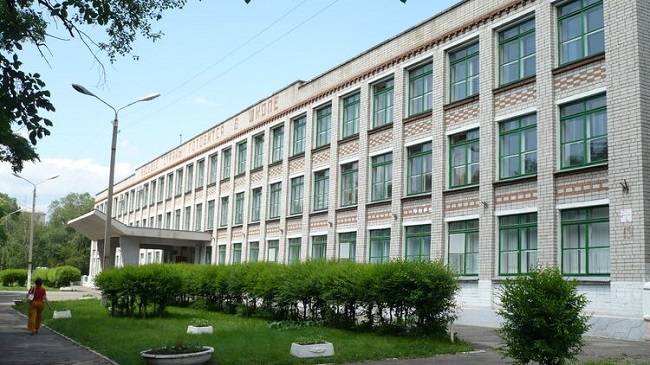 Рада хоче дозволити перетворювати школи в готелі, ресторани і бізнес-центри