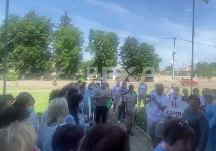 На Харківщині медики вимагають виплатити їм ковідні гроші