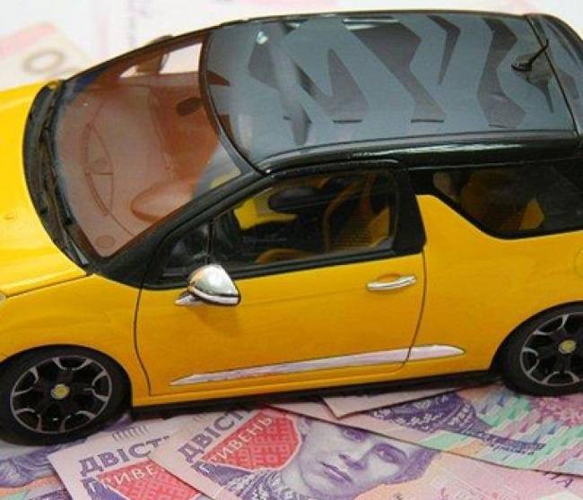 Кабмін хоче обкласти автомобілістів новим податком