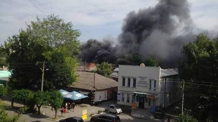 На Харківщині сталася масштабна пожежа на ринку