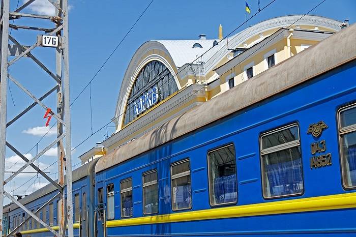 Через аварію на залізниці, поїзди прибувають до Харкова з затримкою