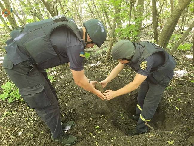 На березі річки Балаклійка виявили боєприпаси часів Другої світової війни