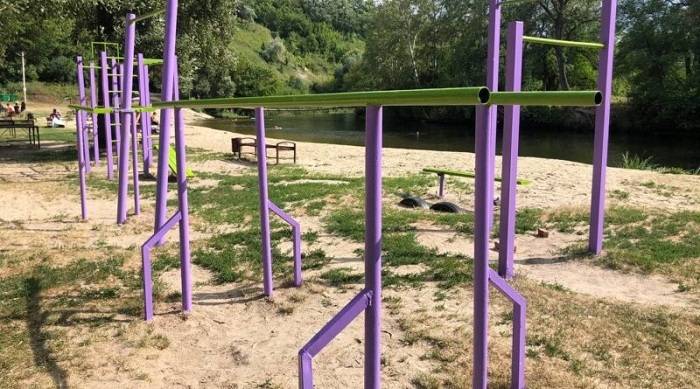 В Балаклії на дитячому пляжі облаштували спортивний майданчик