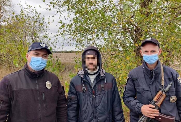 Балаклійські правоохоронці повернули додому чоловіка, який зник на святкуванні дня селища Андріївка