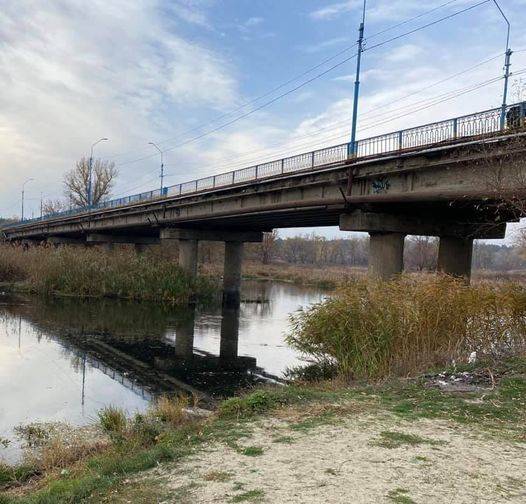 В полиции установили личность женщины, тело которой нашли под мостом в Балаклее