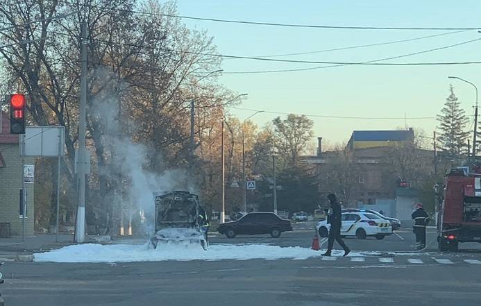 В Балаклії на ходу загорілася автівка