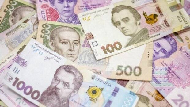 В Украине в оборот вводят новые банкноты номиналом 20 и 200 грн