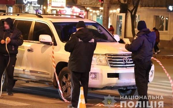 У Харкові на місці ДТП із підлітками автомобіль збив поліцейського