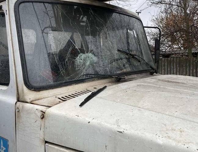 Под Харьковом мужчина с лопатой напал на приехавших на отключение энергетиков