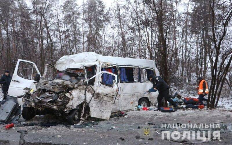 В ДТП під Черніговом загинули 13 осіб