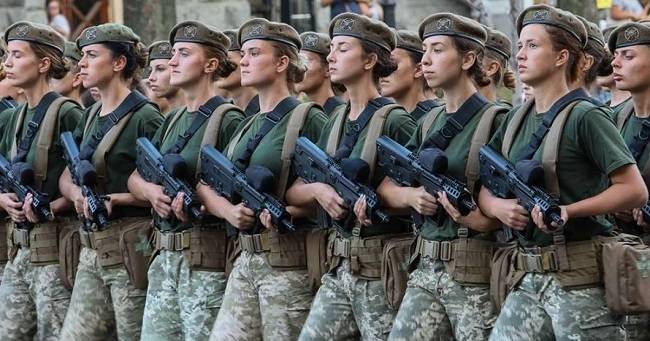 Петиція про скасування військового обліку для жінок вже набрала 33 тисячі голосів