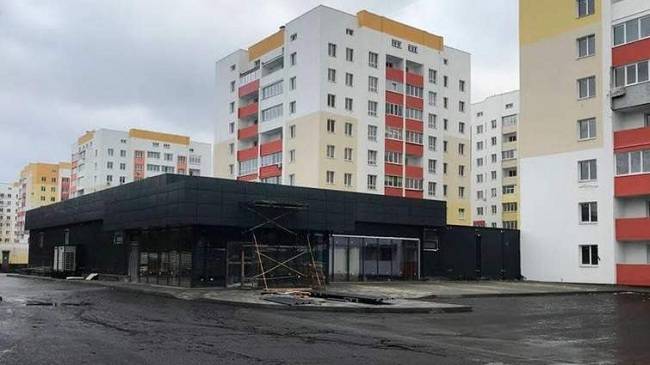 В Харькове под видом реконструкции квартиры построили огромный магазин