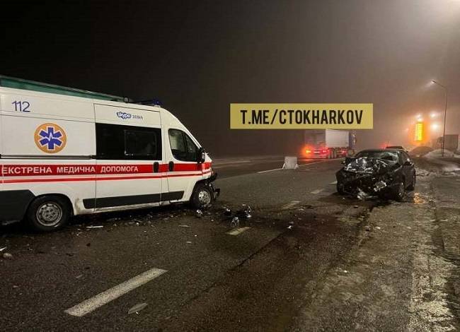 На трассе под Харьковом скорая попала в ДТП. Есть погибшие