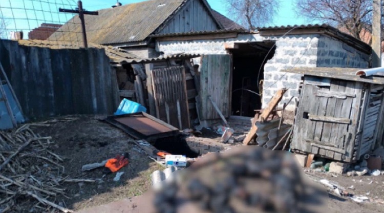 Російські військові під час окупації Гусарівки, катували та підпалили трьох мешканців