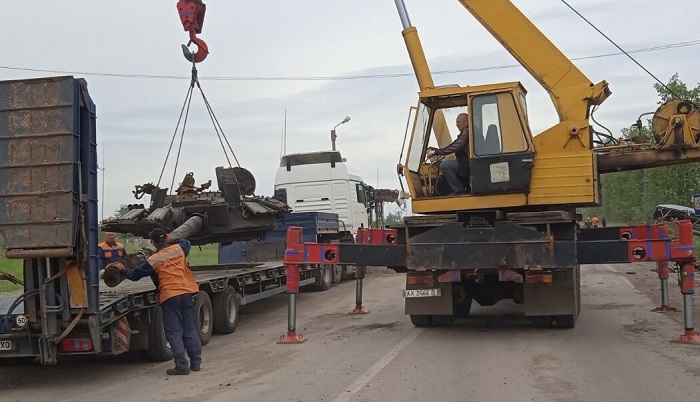 Від початку ворожих обстрілів на Харківщині очистили 140 км доріг