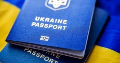 Українці зможуть отримувати паспортні документи за кордоном