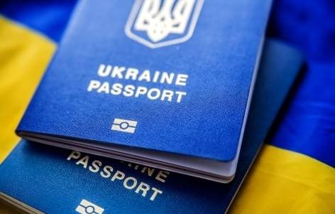 Украинцы смогут получать паспортные документы за границей