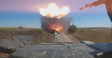 Окупанти наступають у напрямку Байрак – Гусарівка, бойові дії тривають