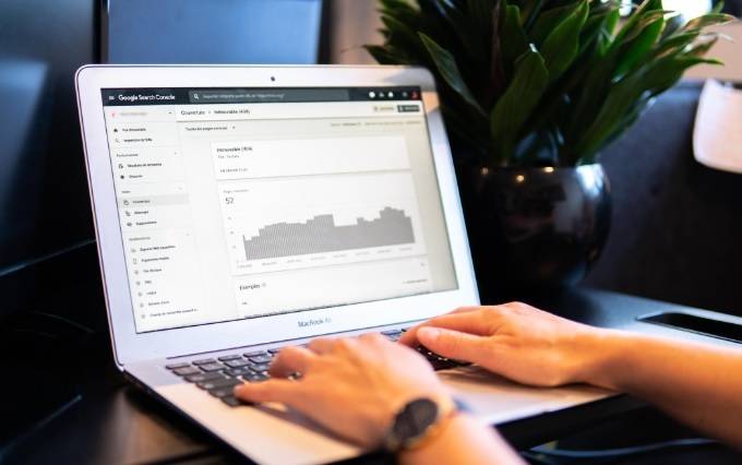 Что подразумевается под услугой продвижения сайта SEO?