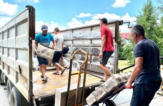 Громади Харківщини отримали понад 300 тисяч літрів олії та 47 тисяч літрів молока