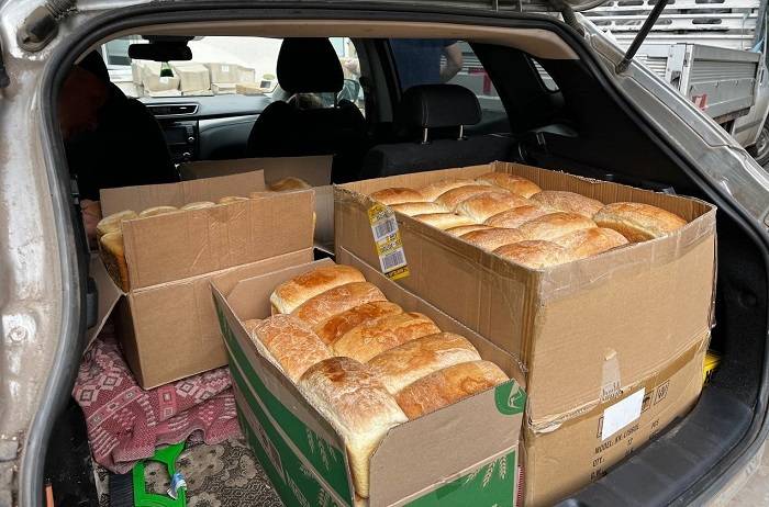 В Балаклейской общине раздавали продуктовые наборы