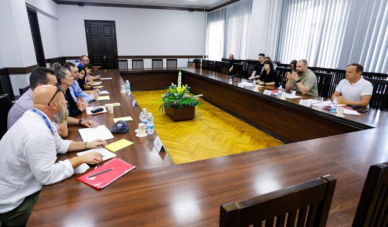 Синєгубов зустрівся з представником ООН і попросив про допомогу