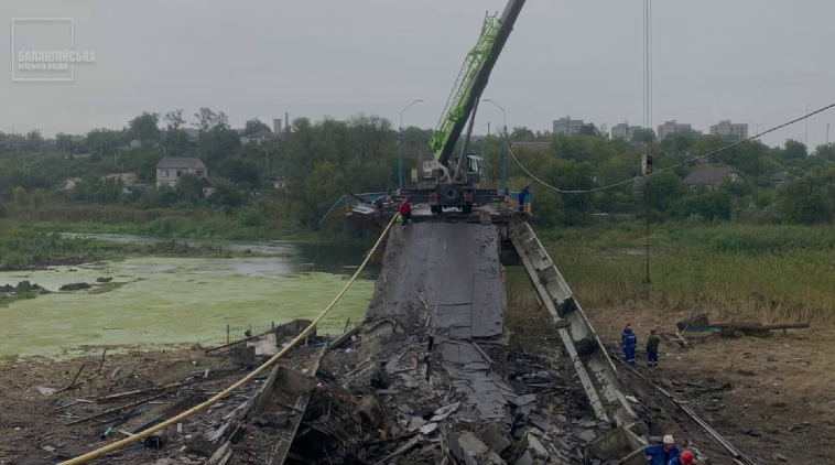 Балаклійські комунальники відновлюють комунікації