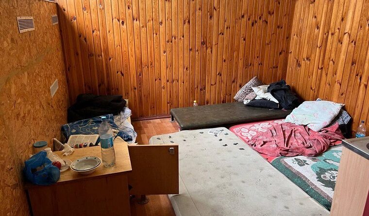 Сміття, безлад: балаклійськи поліцейські показали відділок після окупантів