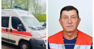 На Харківщині автомобіль «швидкої» підірвався на міні
