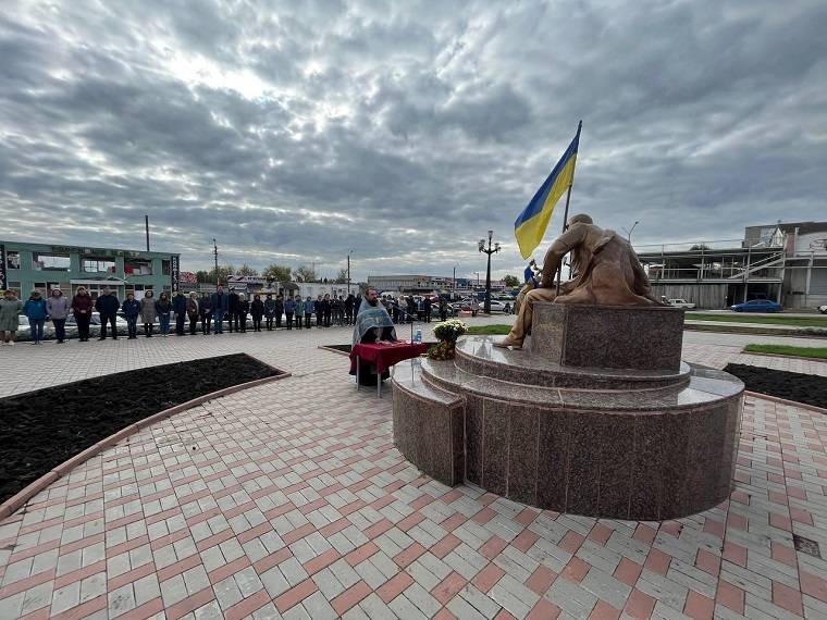 В Балаклій провели святковий молебень біля пам’ятника Шевченку