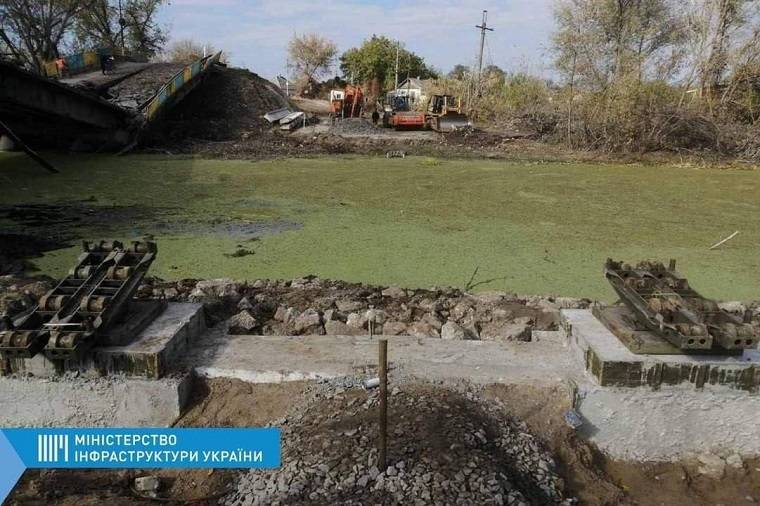 В Балаклії відновлюють міст на Лагері