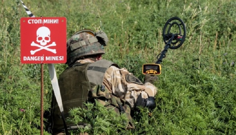 У Балаклії проводять розмінування території