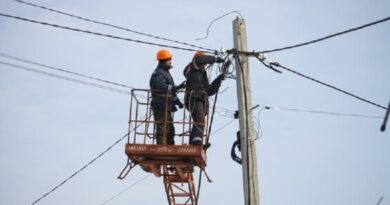 Енергетики відновили електропостачання трьох сіл Балаклійської громади