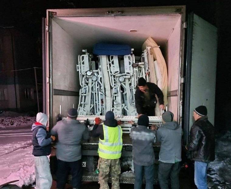 В Балаклейскую больницу доставили кровати из Германии