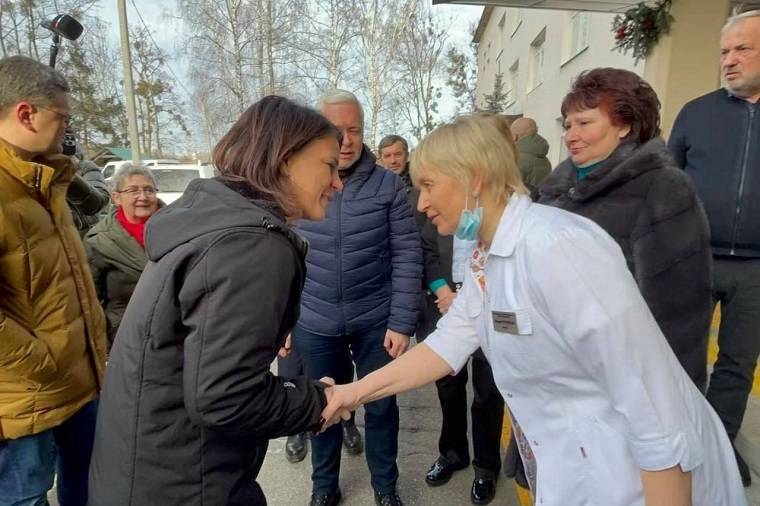 На Харківщину з офіційним візитом приїхала голова МЗС Німеччини Анналена Бербок