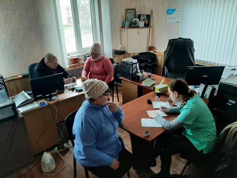 Лікарі з Вінниці надали допомогу мешканцям прифронтових сіл Балаклійської громади
