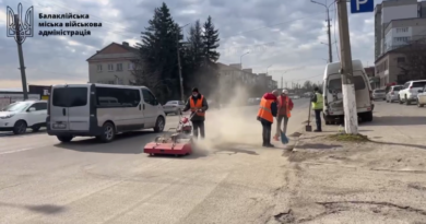 В Балаклії комунальники вийшли на велике прибирання