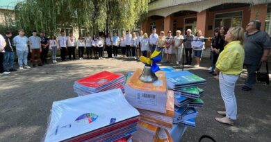 Балаклійська громада отримала гуманітарку з канцтоварів