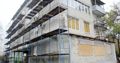 Заступник Синєгубова Харнам перевірив хід відновлення будинків в Ізюмі