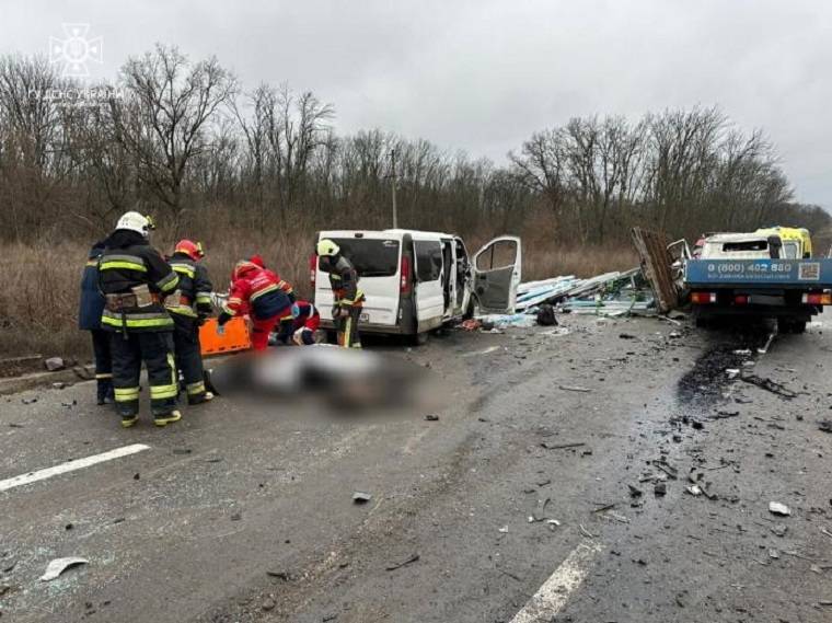 На Ізюмщині в аварії загинули шестеро людей