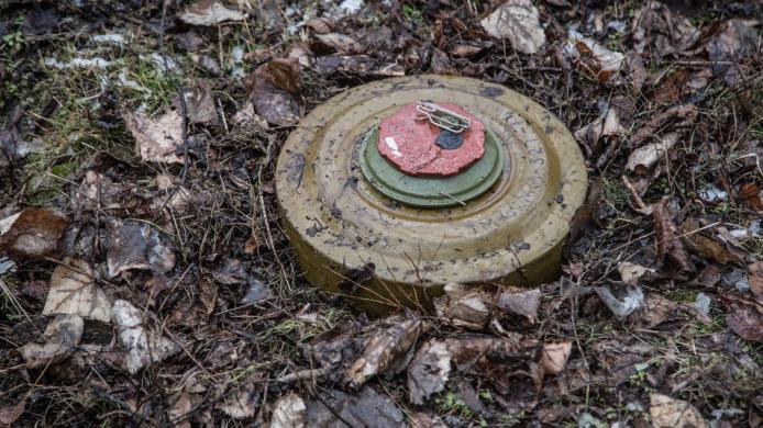 В Ізюмському районі троє чоловіків підірвались на міні