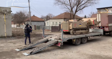 В Балаклії центр міста розміновують за допомогою спецтехніки