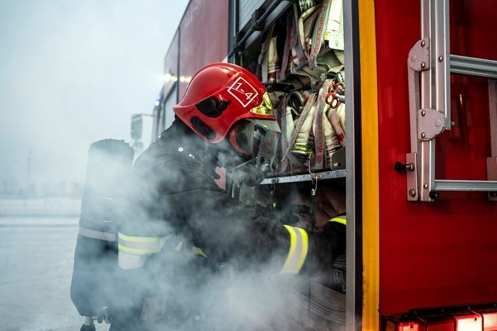 Огляд порошкових вогнегасників: Види, принцип роботи та застосування на промислових об’єктах