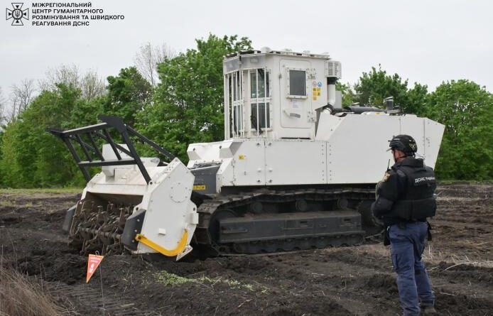 На Харківщині розмінування проводять новітньою технікою