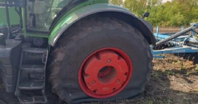 На Харківщині за тиждень на мінах підірвались два трактори