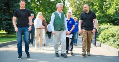 На Харківщину приїхав комісар у справах біженців Гранді