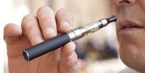 В Украине запретили все сигареты в общественных местах