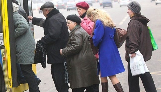 Пенсионерам льготный бесплатный проезд в 2025 году?