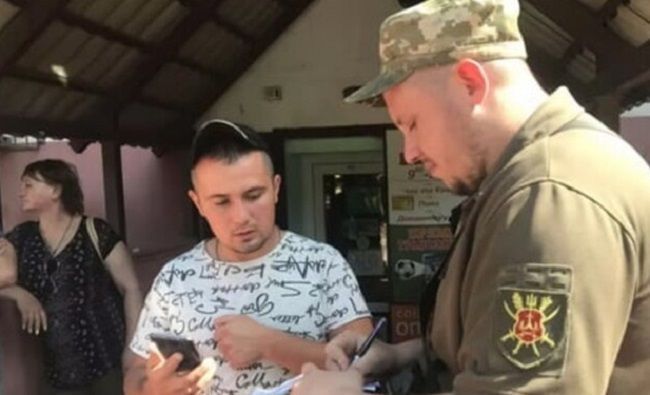 17-річних попередили про штрафи: їх вважатимуть ухилянтами